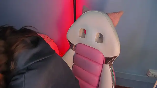 Hannahpage Adlı Modelin Canlı XXX Sohbeti