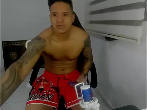 master_leather 即時 XXX 聊天