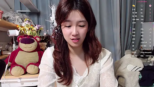 XueLi1902 Adlı Modelin Canlı XXX Sohbeti