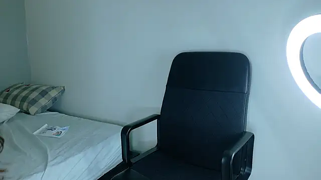 AnabelleJames__ Show in webcam