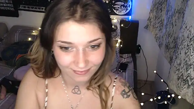 AlienforTwenty 即時 XXX 聊天