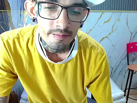 Boy_tatto77 现场XXX聊天