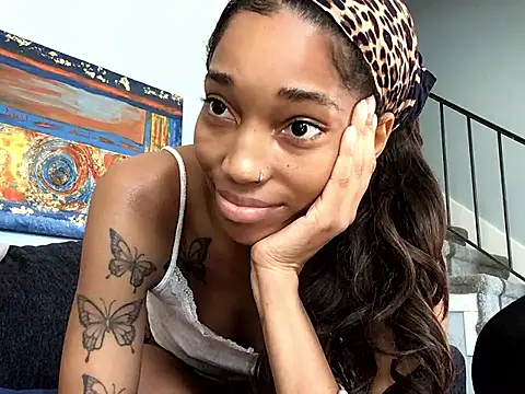 LunaBl00m's Live XXX Chat