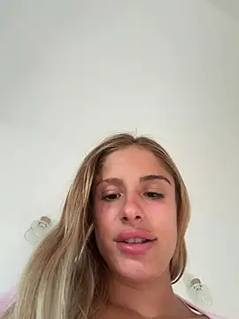 SophieVJ Chat XXX in diretta