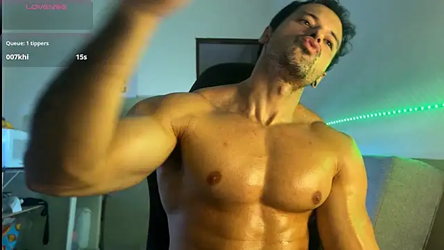 Lucasfit24のライブXXXチャット