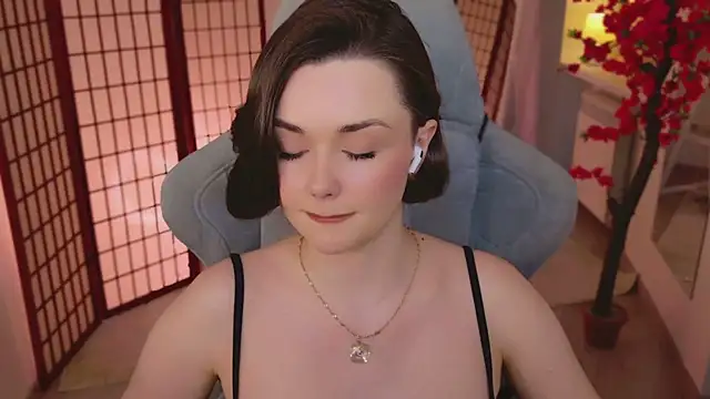 دردشة AvaFlower الجنسية المباشرة