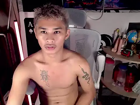 UrPinoyhotのライブXXXチャット