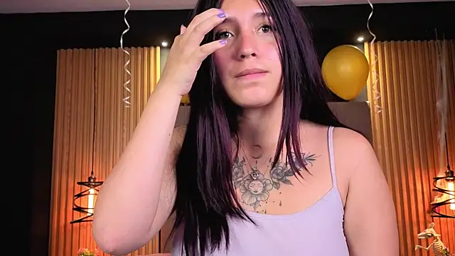 Chat +18 de Emily_Roberts9 ao vivo