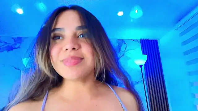 NikolCruzのライブXXXチャット