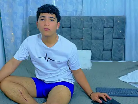 Brandon_WeslyのライブXXXチャット