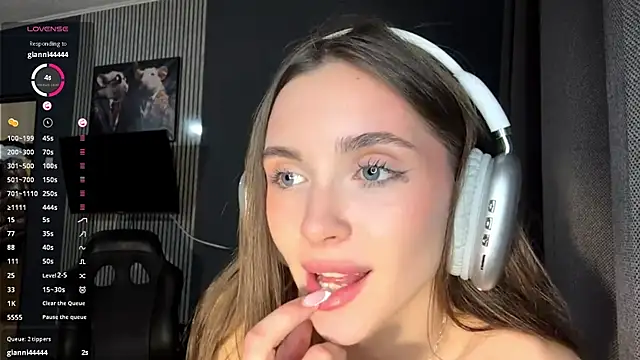 แชท XXX สดของ Veluxe