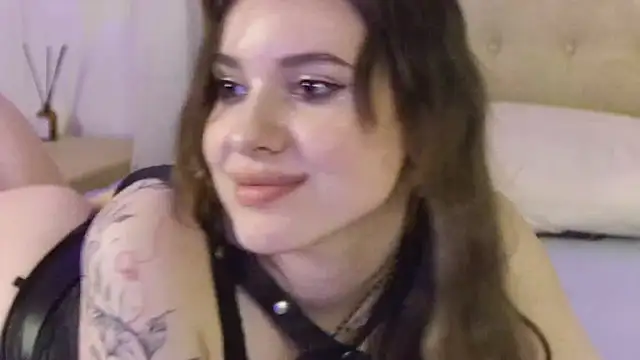 LiaRobbins Adlı Modelin Canlı XXX Sohbeti