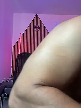 Chat +18 de magnumchris ao vivo