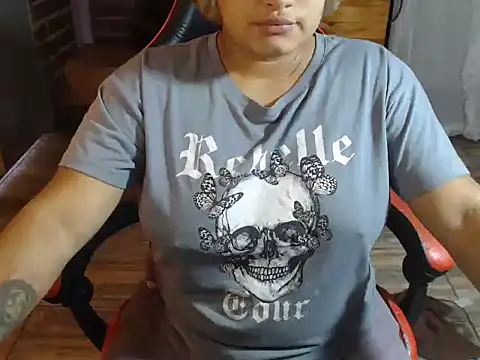 Hilarybunnyy 웹캠 쇼