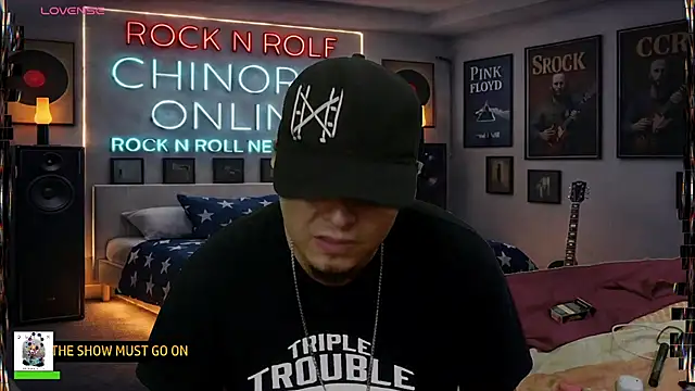 chino_roz: διαδικτυακό σόου στην κάμερα