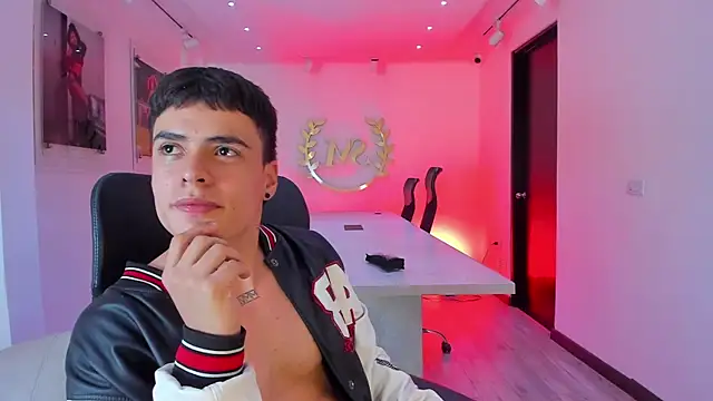 BenitoSaenz 即時 XXX 聊天