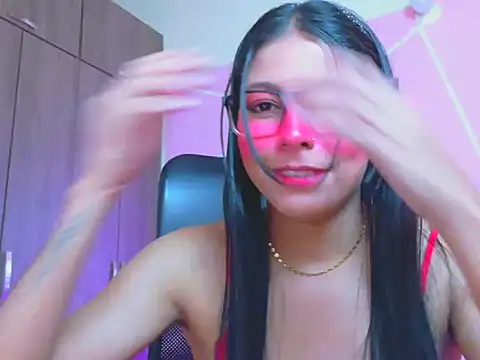 _ALLYSON18_ Adlı Modelin Canlı XXX Sohbeti