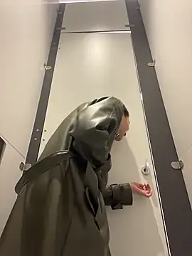 Holly_Play: απευθείας συνομιλία ΧΧΧ