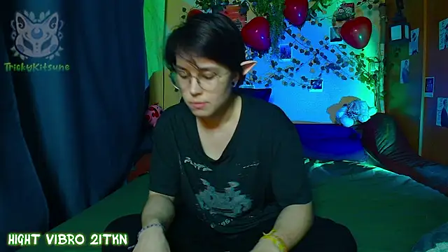 XXX chat uživo modela TrickyKitsune