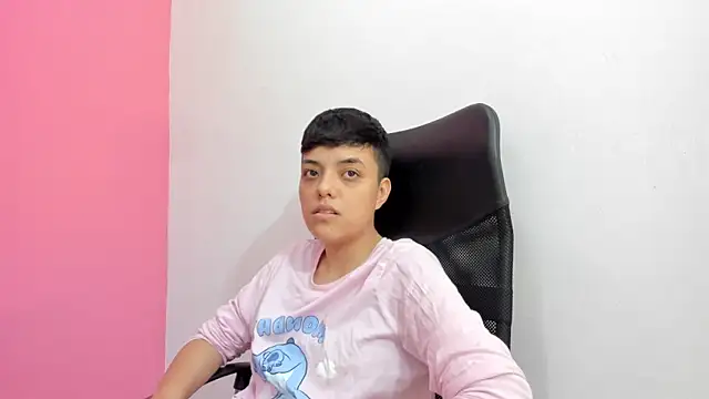 ariloe_quintero Adlı Modelin Canlı XXX Sohbeti