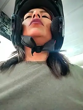 ValeryLux420: απευθείας συνομιλία ΧΧΧ