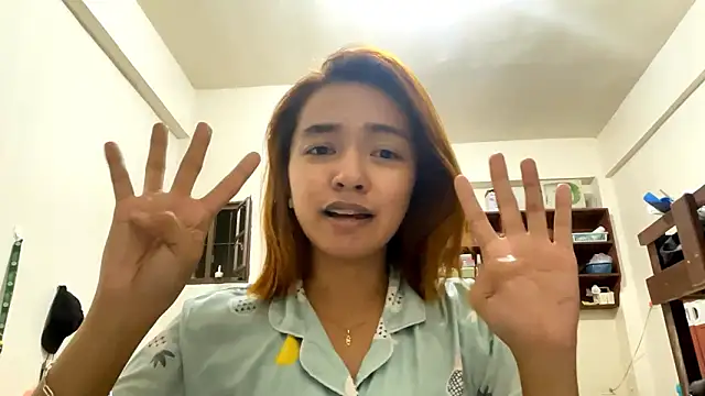 XXX chat uživo modela NoreenPierotti