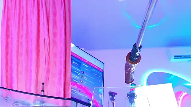 NathaxaLeans Chat XXX live