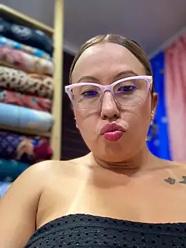 VIOLETA-25_'s Live XXX Chat