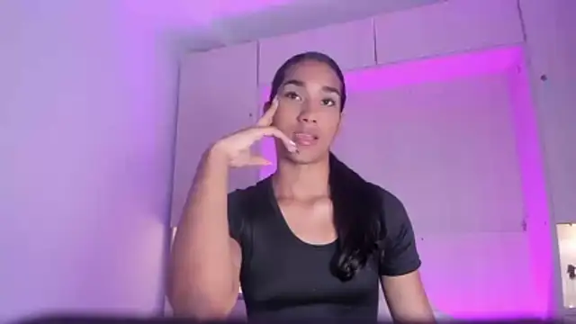 AnahiCollins élő XXX-chatje