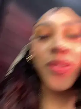 badbaby187 Adlı Modelin Canlı XXX Sohbeti