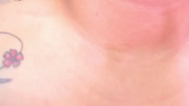 Chat XXX en directo de ScarletBigTitties