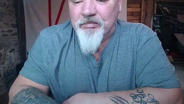 Chat XXX en directo de Newfiesausage1972