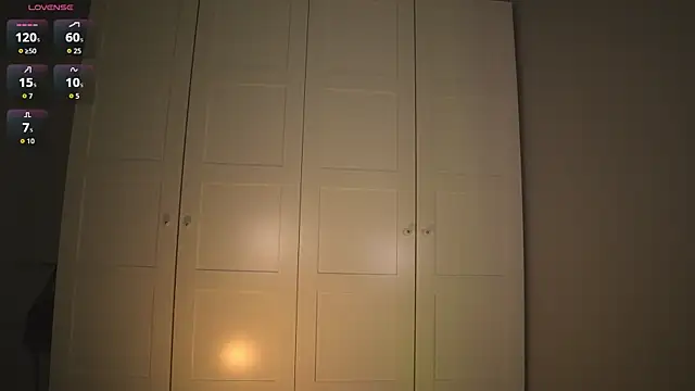 -JuicyMolly- Chat XXX in diretta