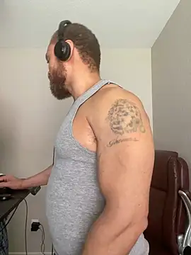 Fathero1time élő XXX-chatje