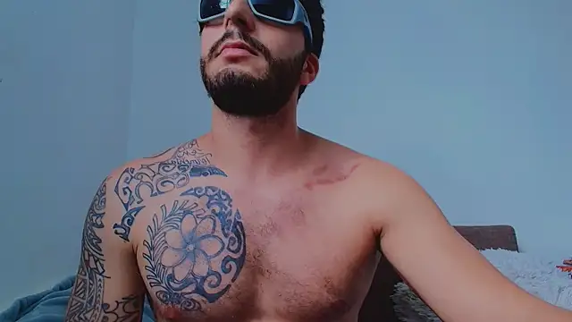 Chat XXX en directo de thomas_gun