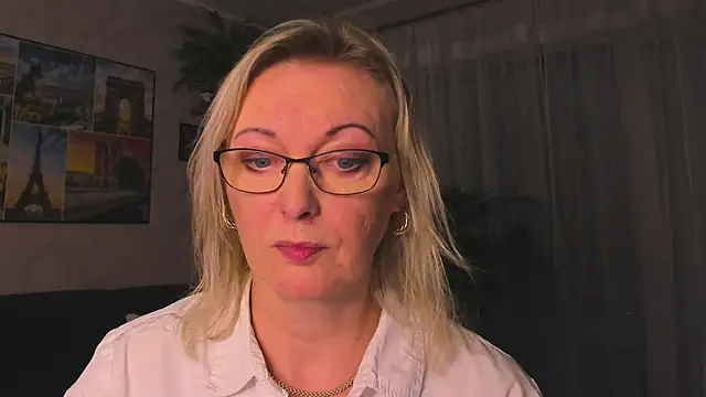 vanessa_chat Show in webcam