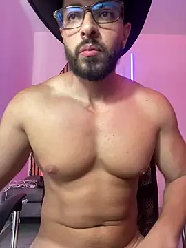 magnumchris Adlı Modelin Canlı XXX Sohbeti