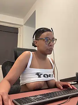 Czat XXX na żywo – Melia_Rayne