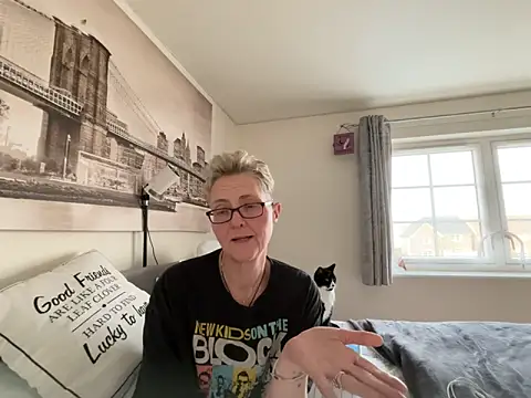 Curvy-Jinx webkamerás műsora