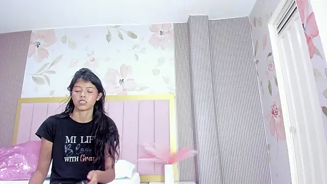 Czat XXX na żywo – arietta_skinny