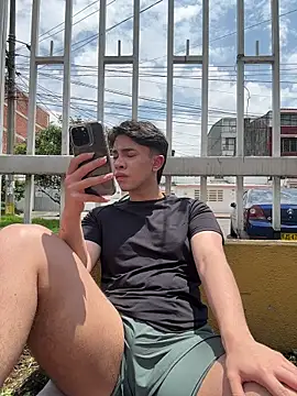 Noah_ledom's Webcam Show