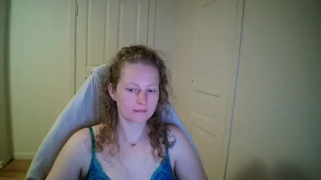 Girlnina-1995のライブXXXチャット