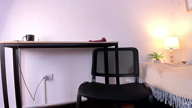 Czat XXX na żywo – Caroline_dh