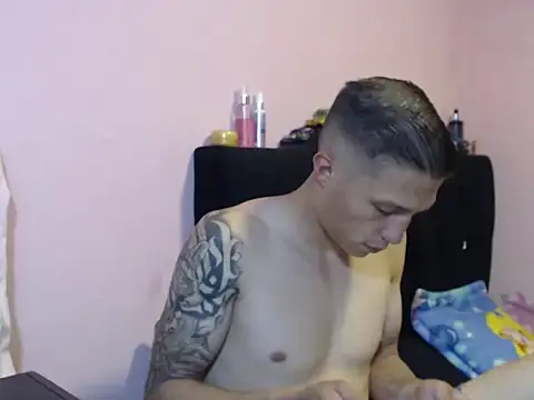 Cronos_Hot_8: απευθείας συνομιλία ΧΧΧ