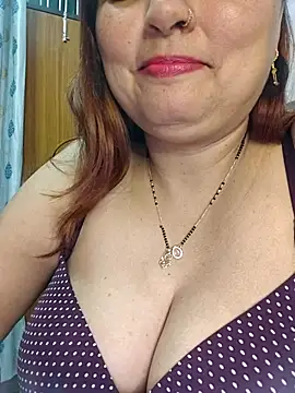 Dianaa9のライブXXXチャット