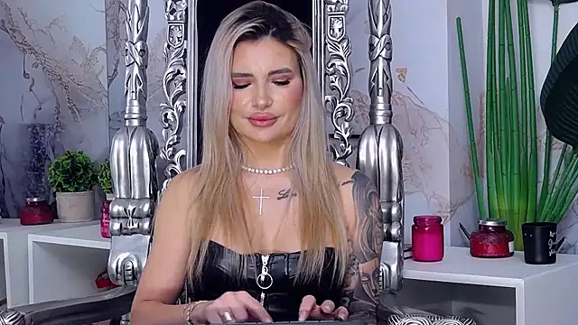 NightshadeIris Chat XXX live