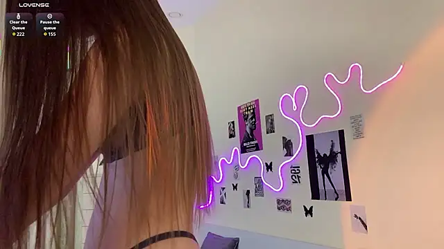 Chatroom XXX en direct de DreamyPalace