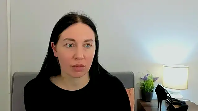 MiaFairn Live XXX chat