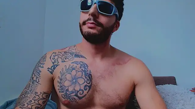 thomas_gun's Live XXX Chat