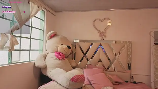 XXX chat uživo modela SABRIINA_TAY